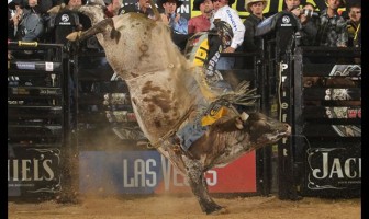 Caleb Sanderson lidera a etapa após o Round 1