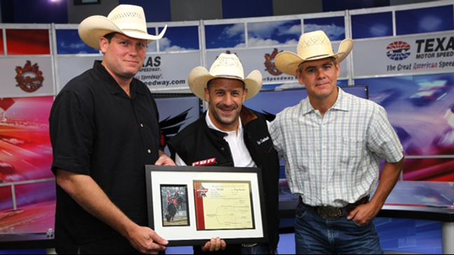 Tony Kanaan vira tropeiro oficial da PBR